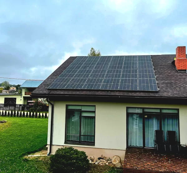IKŠĶILE  9.6 kW - Kostal Hibrīd invertors; Trina Solar 400W paneļi 24 GAB; Bitumena šindelis