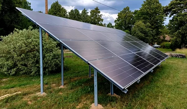 Talsu nov. - 11.1 kW - Foxess 12 kW; Jinko N-type 555W Bifacial - 20 GAB, Zemes kontruk